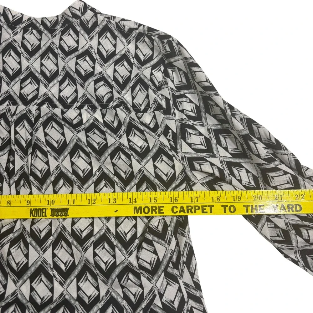 Ivanka Trump Blouse Diamond Print Long Sleeve Button Up Shirt S/P
